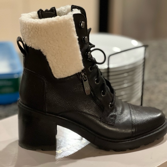 Marc Fisher Lansly - Picture 1 of 2